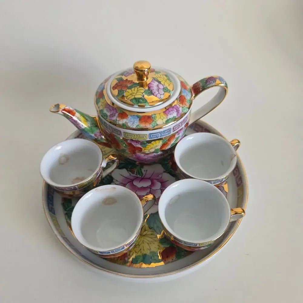 Unknown chinese porcelain